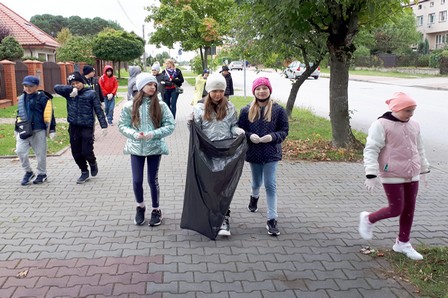 Akcja Sprzątanie Świata i ognisko klas 4