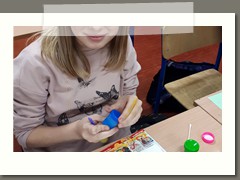 Nietypowy pędzel w klasach 5 a i b