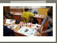 Nietypowy pędzel w klasach 5 a i b