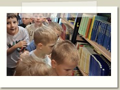 W szkolnej bibliotece
