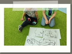 Motylki poznaja świat dinozaurów